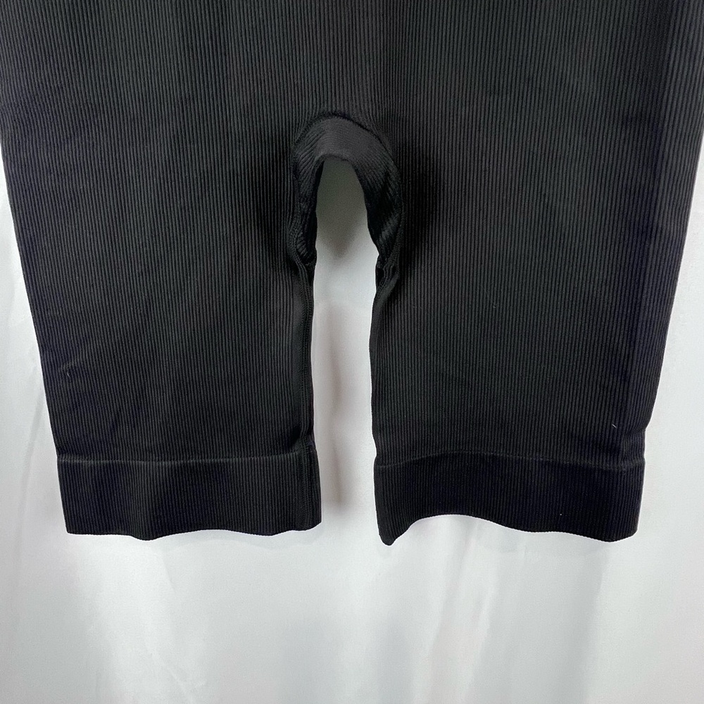 Wolford Athleisure Biker Shorts Black Large (L) 61402 NWT $156 - Picture 11 of 13